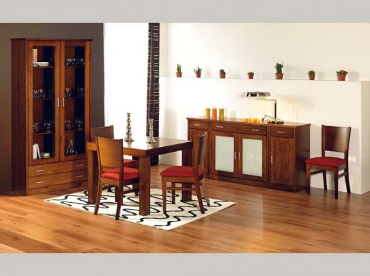 Fotografía de Comedor Nova con vitrina